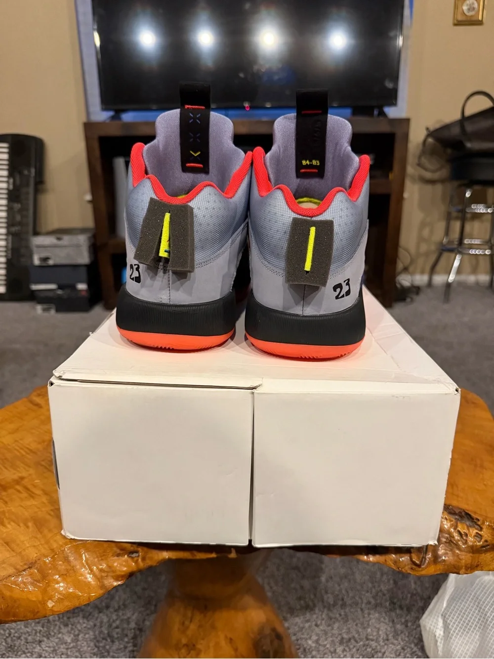 Jordan 35 Center of Gravity Men 12/Women 13.5 DC1492-001